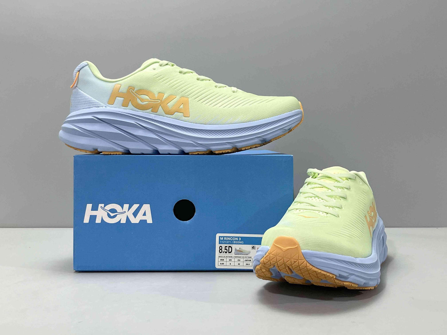 Hoka One One Clifton 8 'Butterfly Yellow Summer Song'