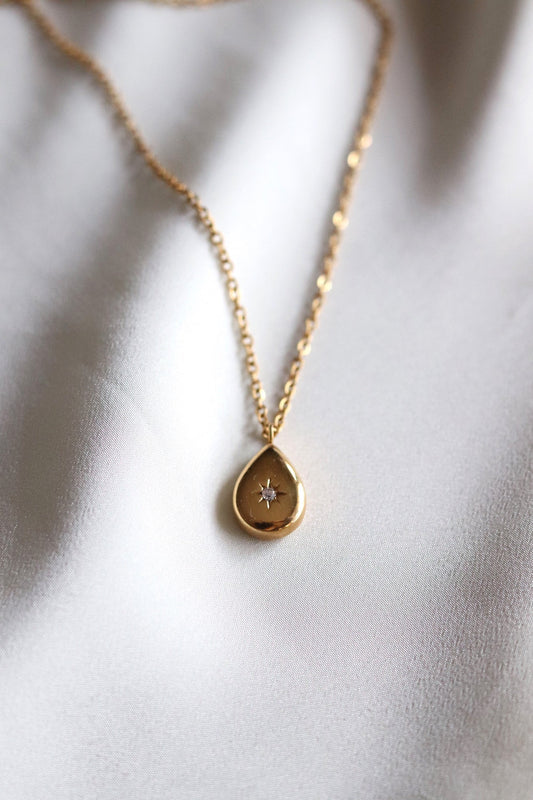 North Star Necklace – 18K Gold Plated Stainless Steel Celestial Pendant Necklace