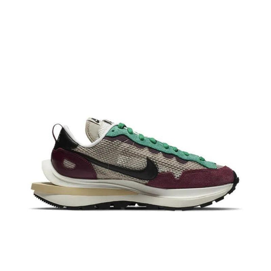 Nike X Sacai VaporWaffle 'Villain Red/Neptune Green'