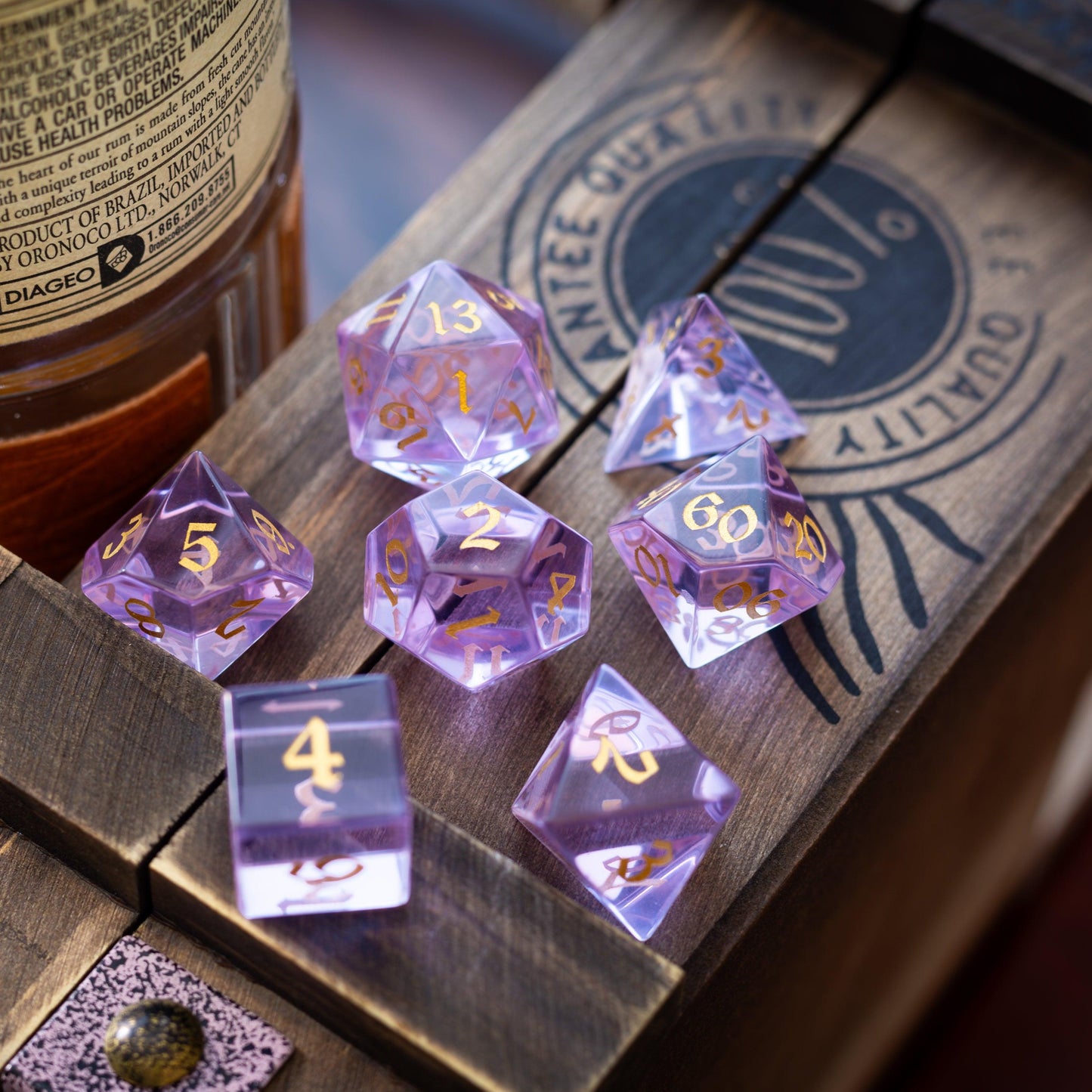 Lila Zirkon Glas Handgeschnitztes D&D Würfelset
