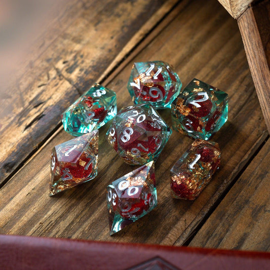 Juego de dados DND de resina hechos a mano con núcleo líquido brillante rojo y dorado