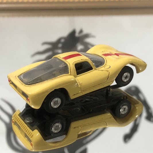 Ferrari Dino 206 S Yellow Slot by Aurora (1281)(No box)(Needs repair)