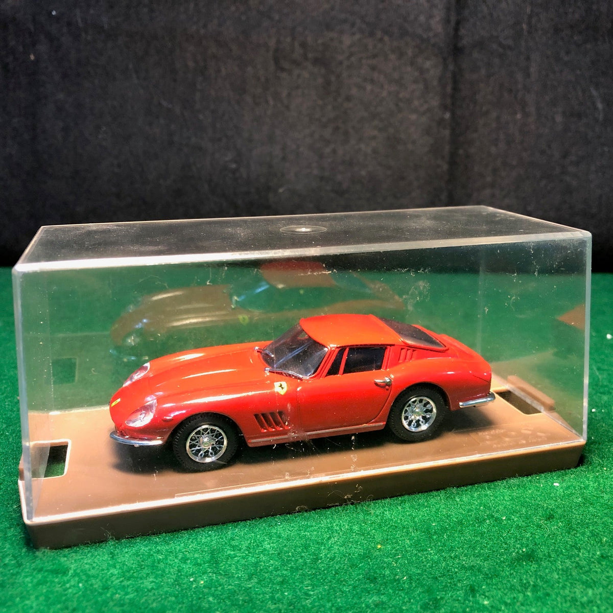 Ferrari 275 GTB/4 Red by Box Model 1:43 (8416)(DC)