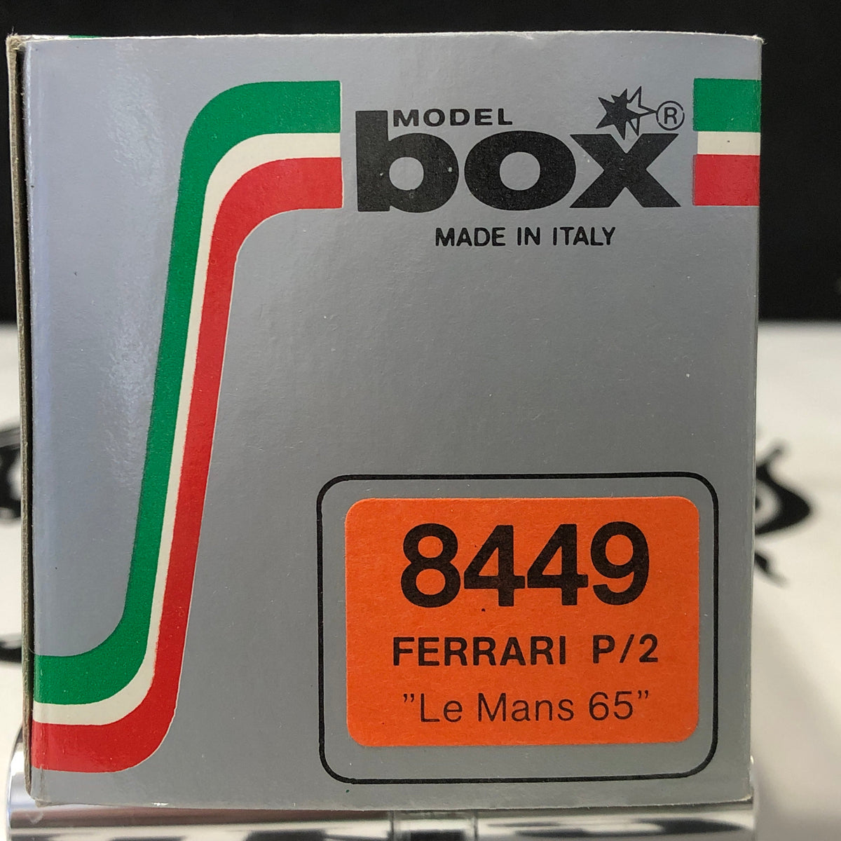 Ferrari 365 P2 N 18 Le Mans 1965 Rodriguez / Vaccarella by Box Model 1:43 (8449)