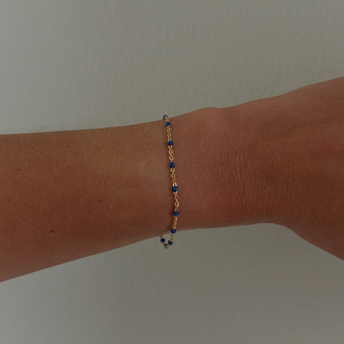 blue daisy bracelet