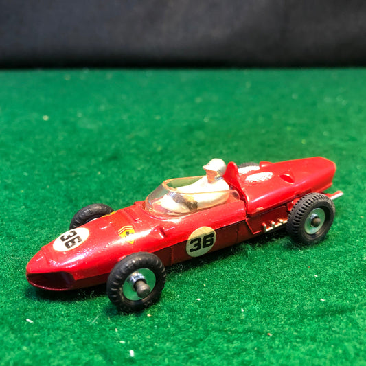Ferrari 156 F1 N 36 by Dinky / Meccano 1:43 (242)