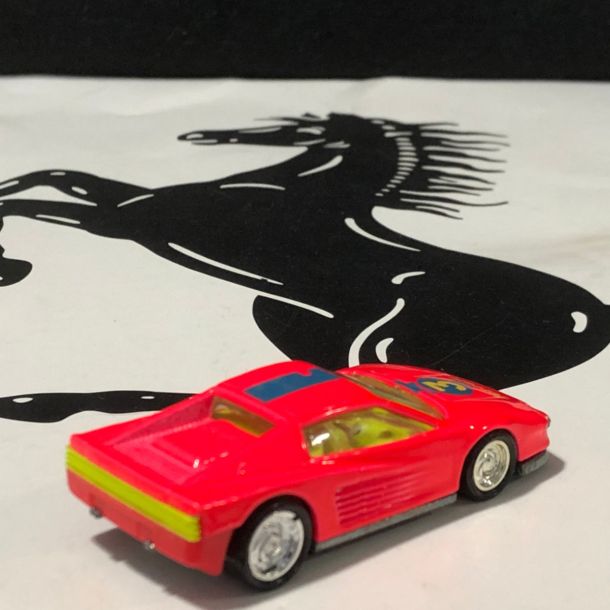 Ferrari Testarossa Bright Pink N 3 by HotWheels 1:64 (TW)(1897)(No box)