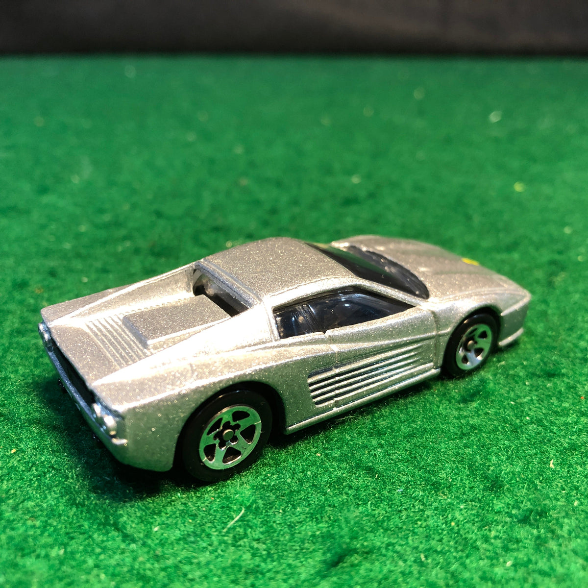 Ferrari F512 M Silver by HotWheels 1:64 (5SP)(19953)(No box)