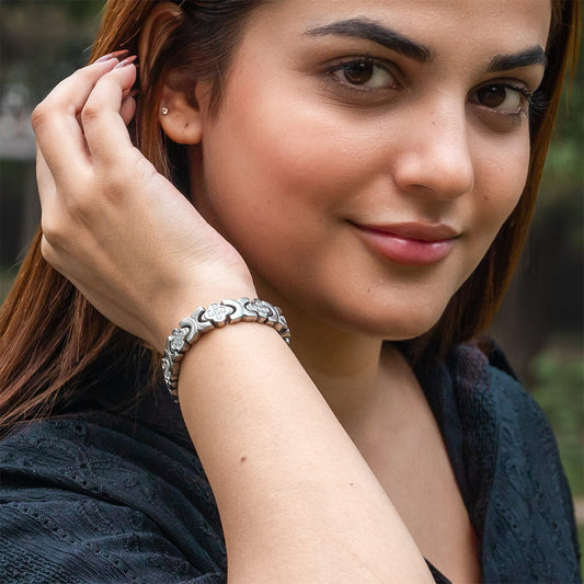 Clover Magnetic Bracelet for Women (Silver)