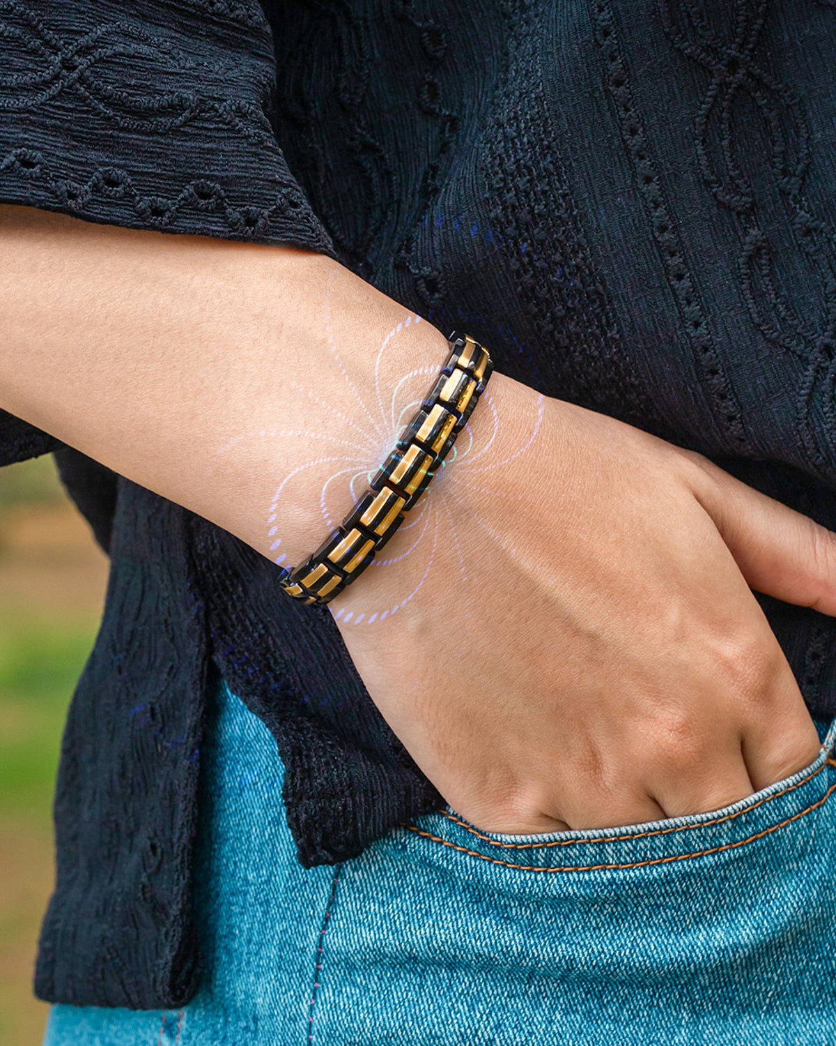 EllipseMAX Magnetic Bracelet for Women (Black & Gold)