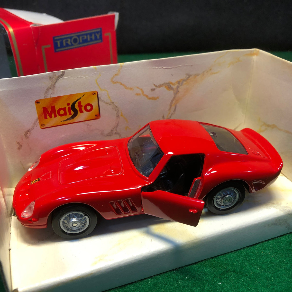 Ferrari 250 GTO Red Red by Maisto 1:39 (21008)