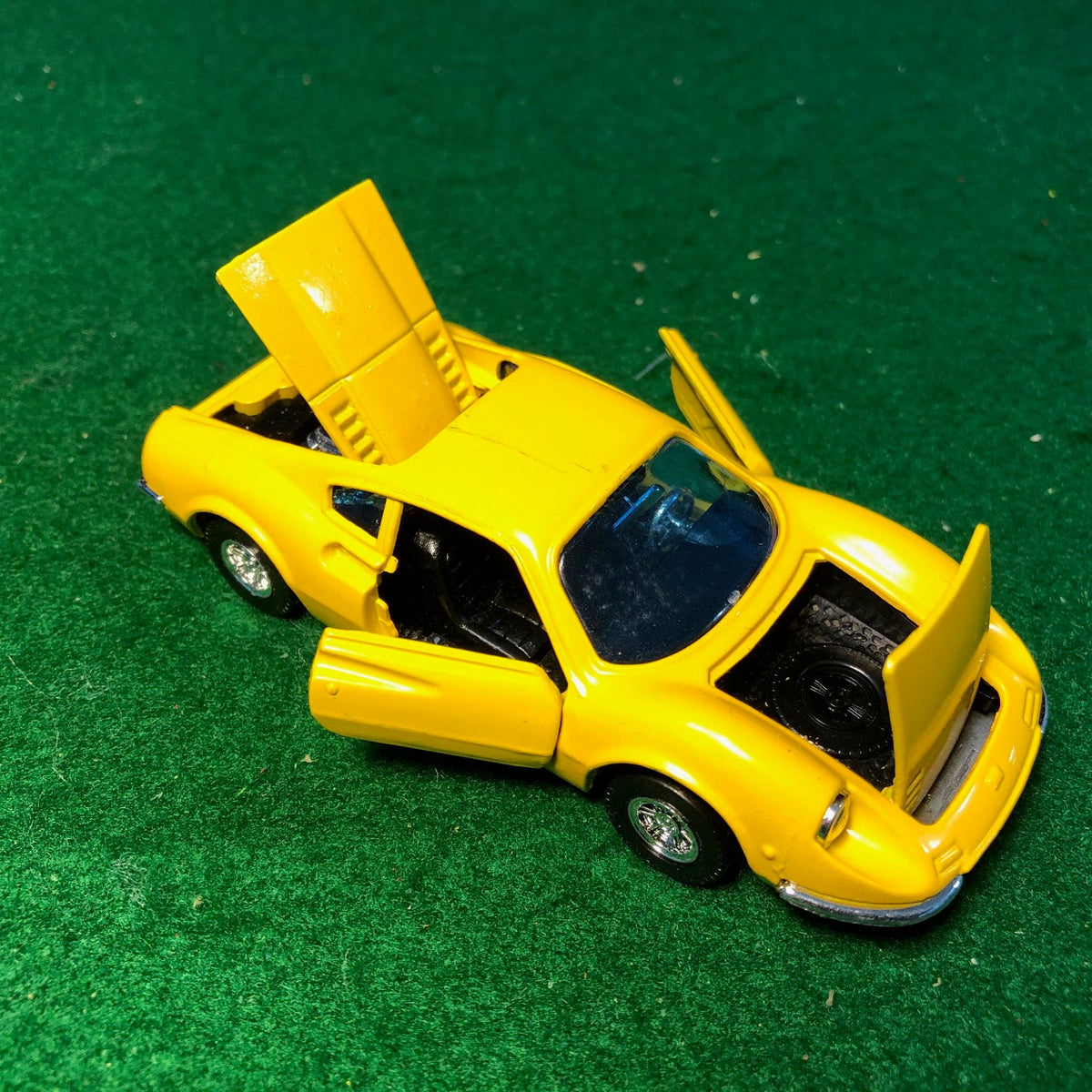 Ferrari 246 Dino GT Yellow by Sakura 1:43 (8)(No box)
