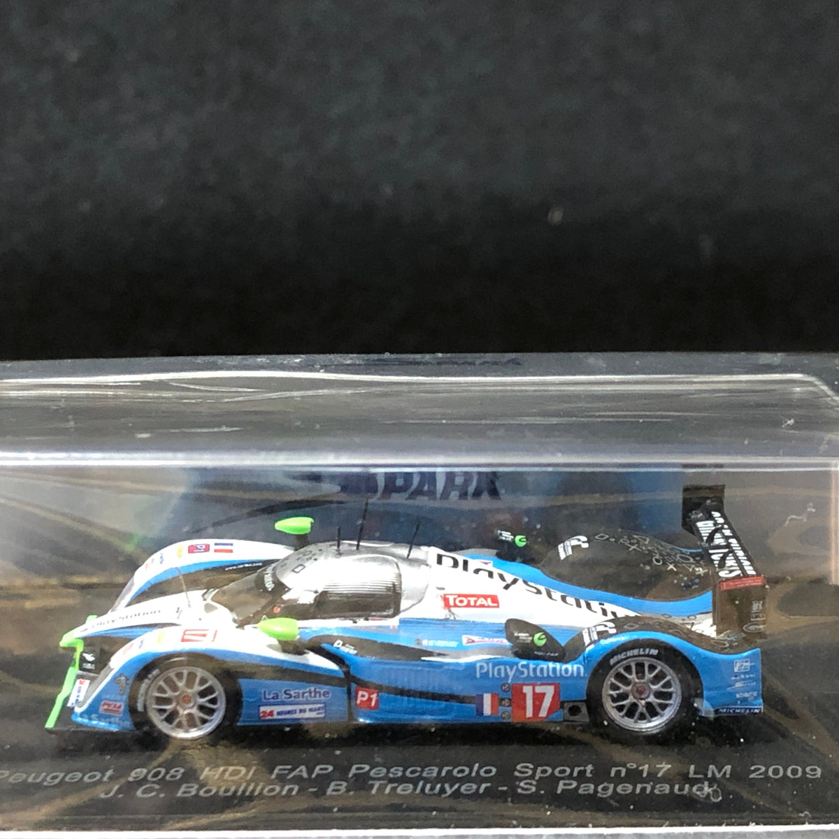 Peugeot 908 HDi FAP 2009 Le Mans N 17 JC Boullion - B Traluyer - S Pagenaud by Spark 1:87 (87S113)