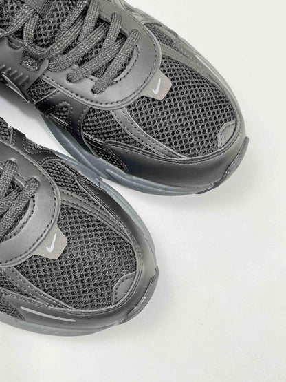 Nike V2K Run 'Metalic Silver Black'