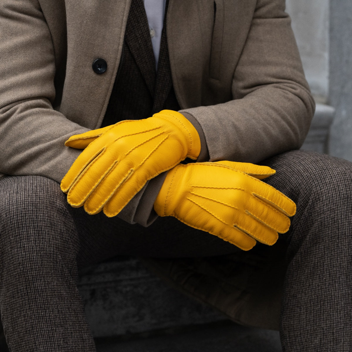 Matteo (yellow) - Italian gloves made of American deerskin leather with cashmere lining — photo 9 of 10