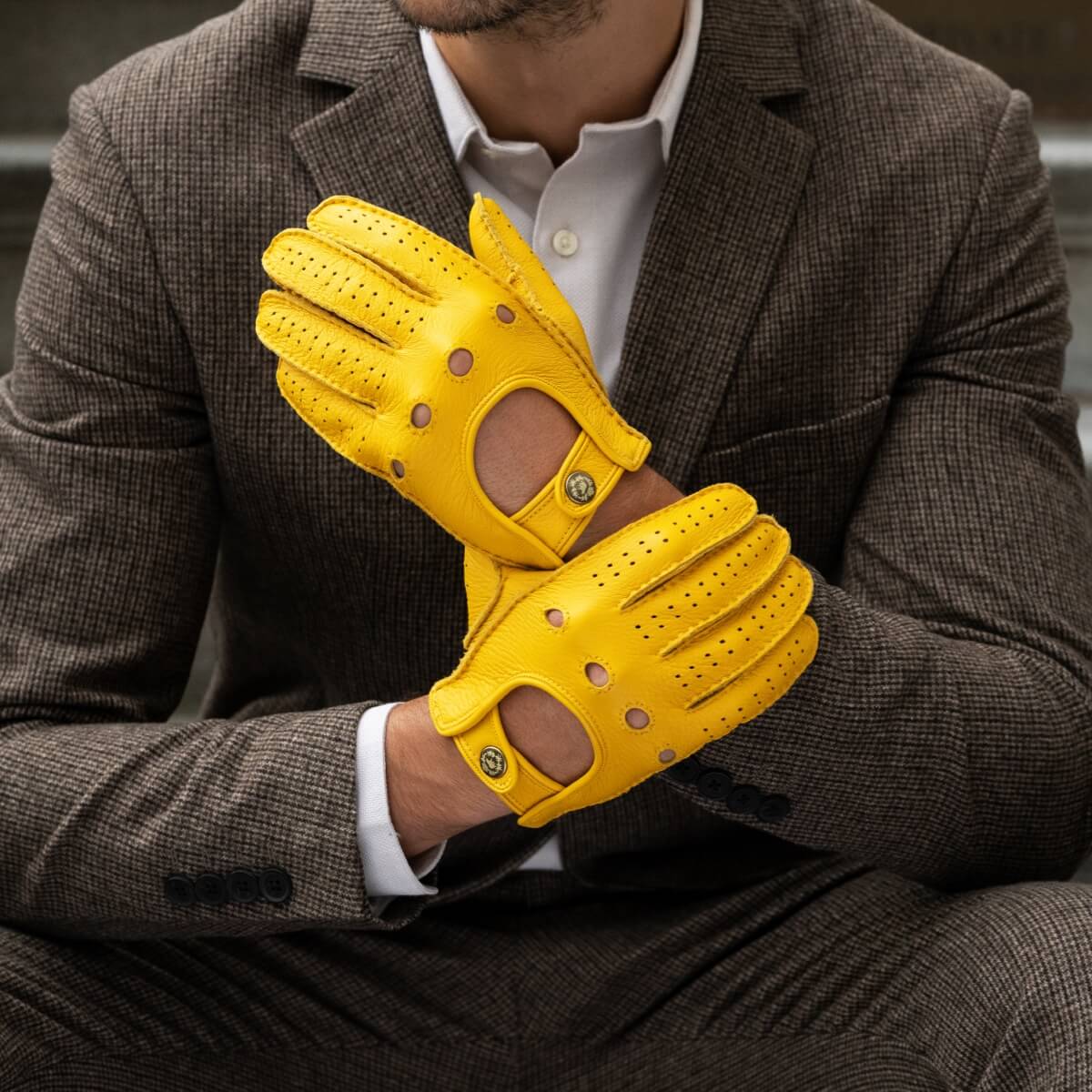 Leonardo (yellow) - Italian driving gloves made of American deerskin leather — photo 5 of 10