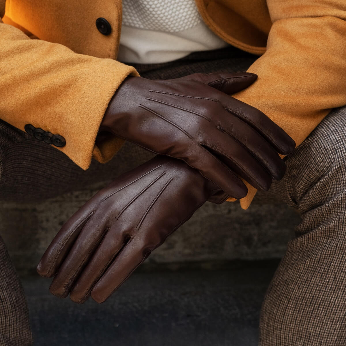 Marco (brown) - Italian lambskin leather gloves with white rabbit fur lining — photo 10 of 10