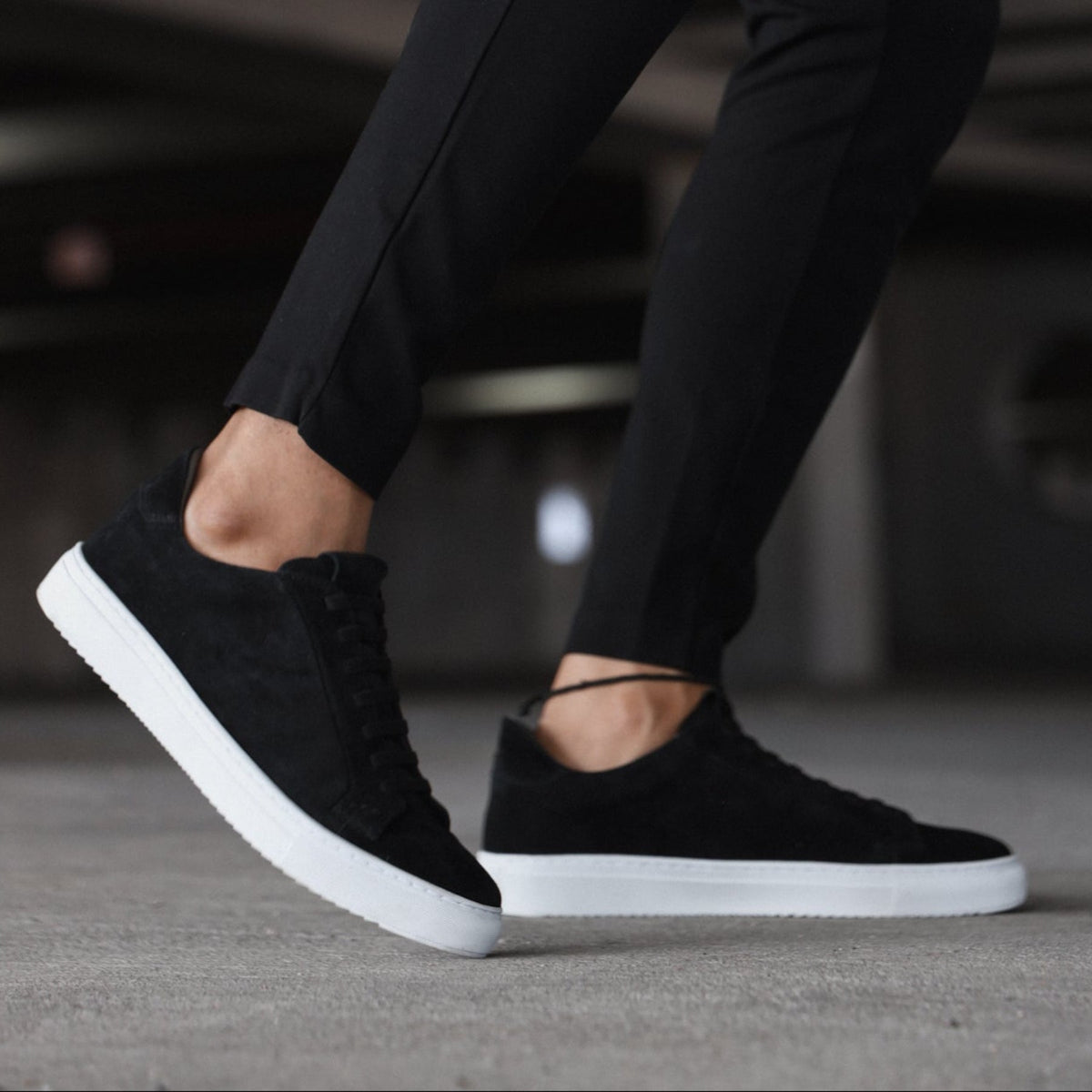 36's Laceless Low Top