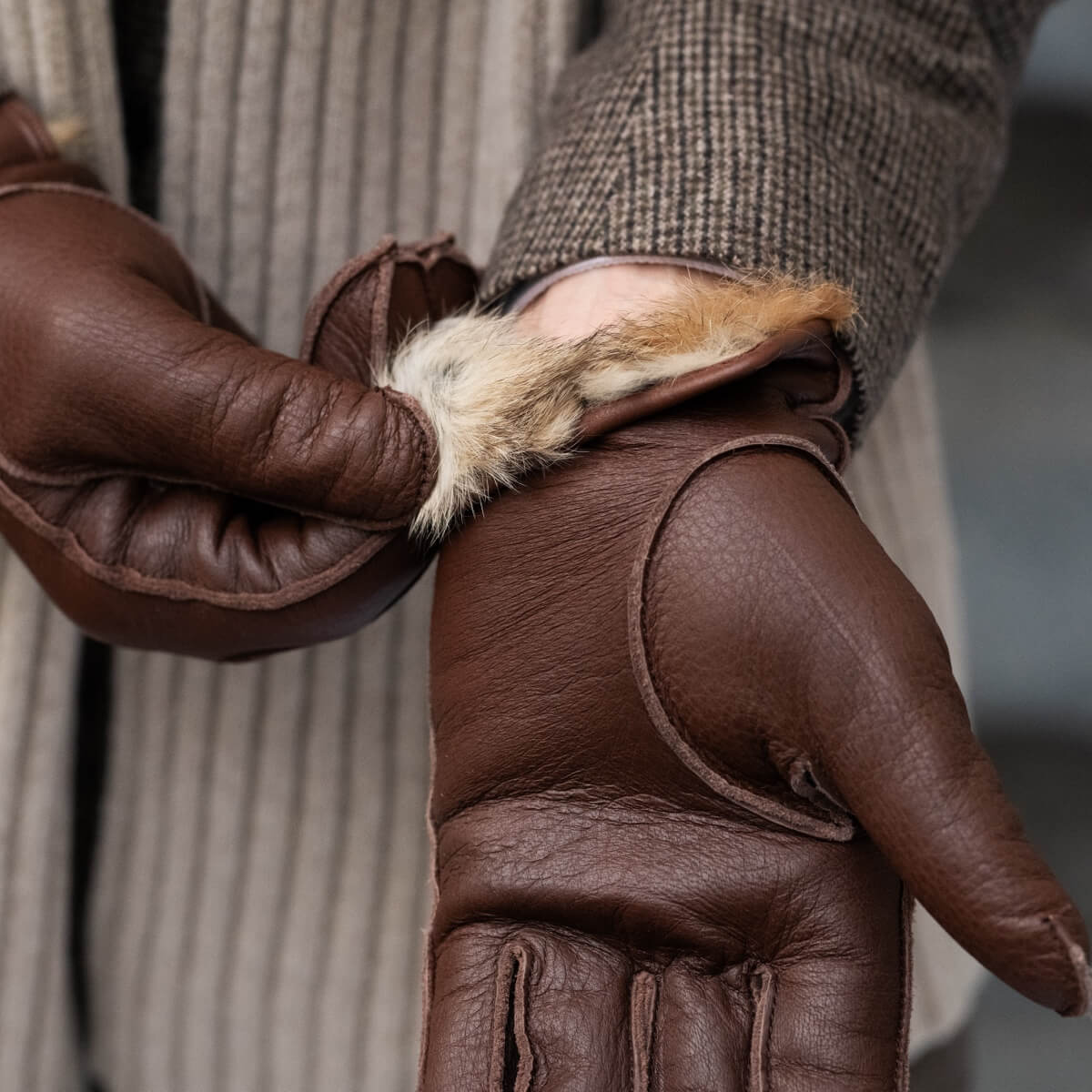 Diego (brown) - Italian gloves made of American deerskin leather with rabbit fur lining — photo 9 of 10