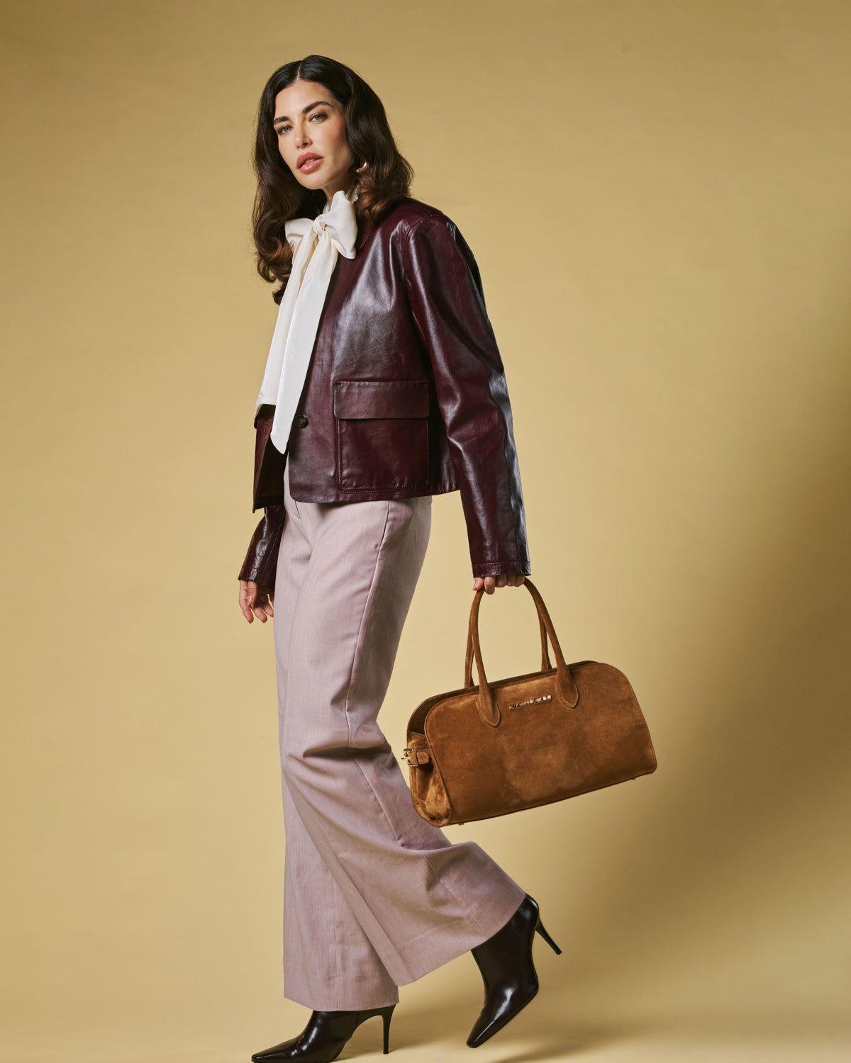 Chiara (cognac) - Italian calf suede women's handbag (with shoulder strap) — photo 5 of 9