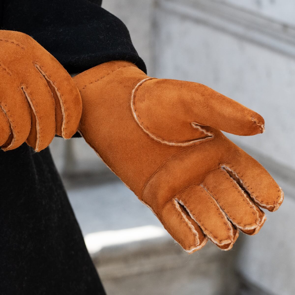 Tommaso - Italian suede leather gloves with luxurious natural sheep fur lining — photo 7 of 10