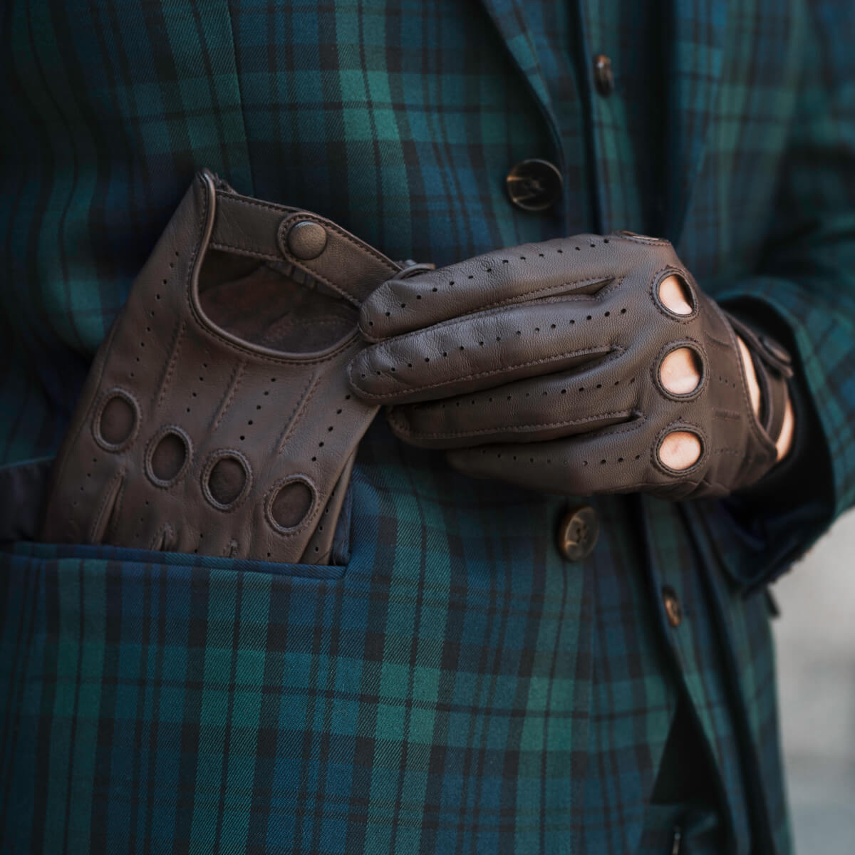 Mario (dark brown) - Italian lambskin leather driving gloves — photo 5 of 10