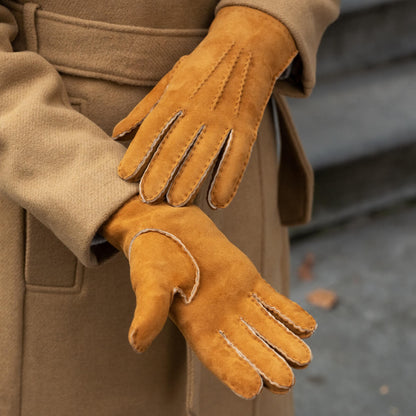Beatrice  - Italian suede leather gloves with luxurious natural sheep fur lining — photo 7 of 10