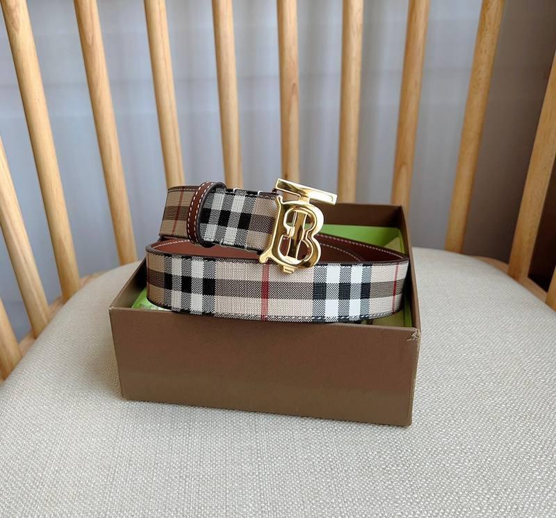 Burberry TB Belt: E-Canvas & Leather Vintage Check Monogram Buckle