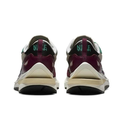 Nike X Sacai VaporWaffle 'Villain Red/Neptune Green'
