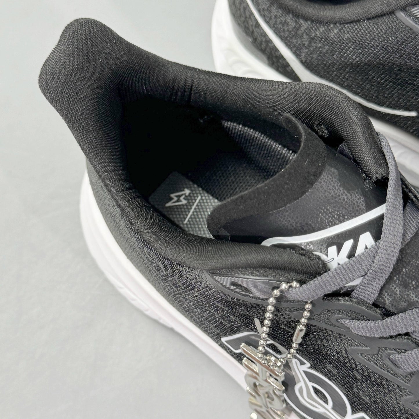 HOKA ONE ONE Mach 6 Wide 'Black White'