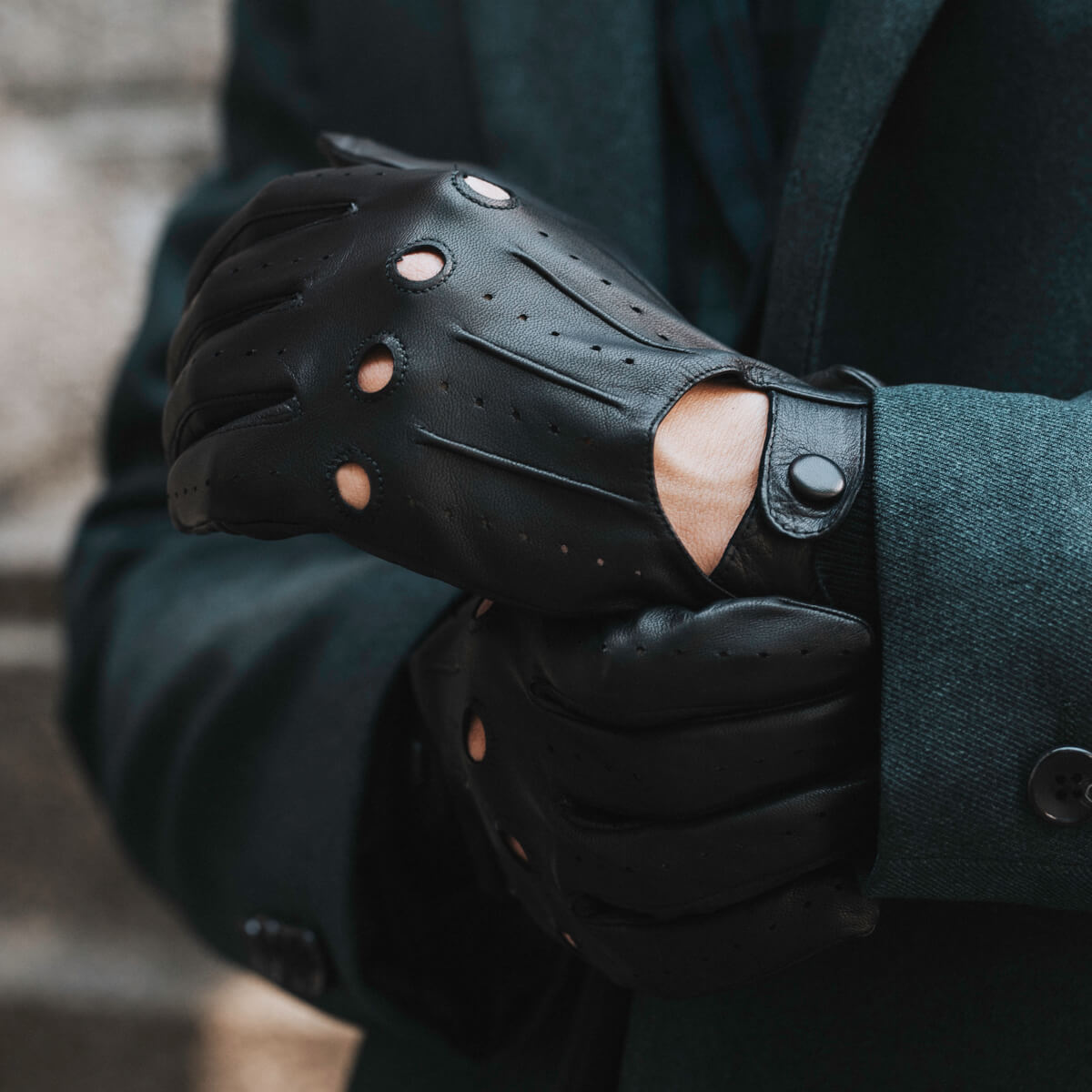Enzo (black) - Italian lambskin leather driving gloves — photo 3 of 10