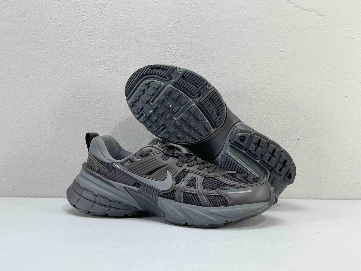 Nike V2K Run 'Metalic Silver Black'