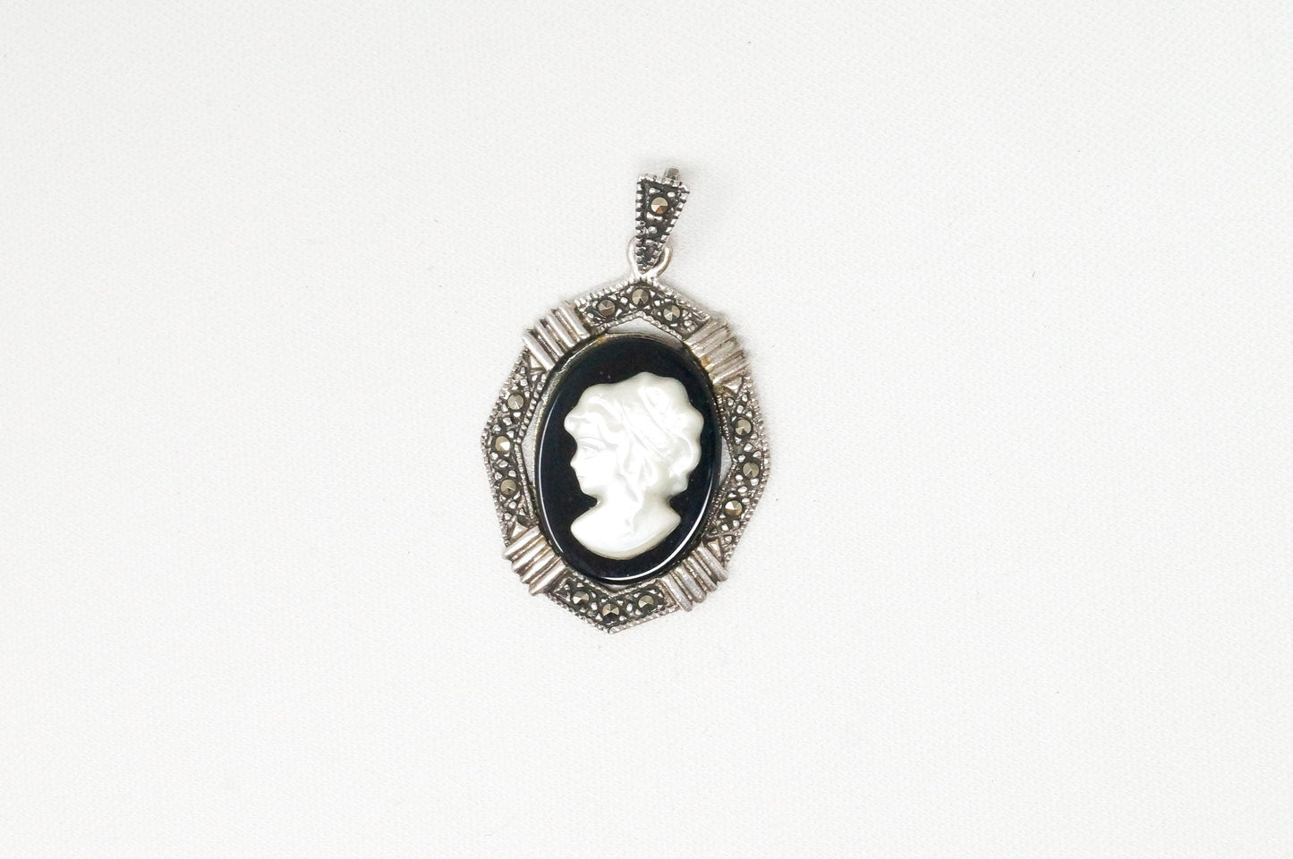 Vintage Geschnitzte Kamee Perlmutt Frau Sterling Silber Halskette Anhänger