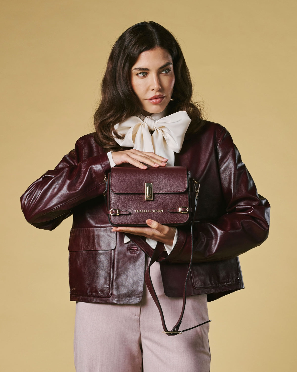 Mirella (eggplant) - Italian calf leather women's crossbody bag (with shoulder strap) — photo 6 of 9
