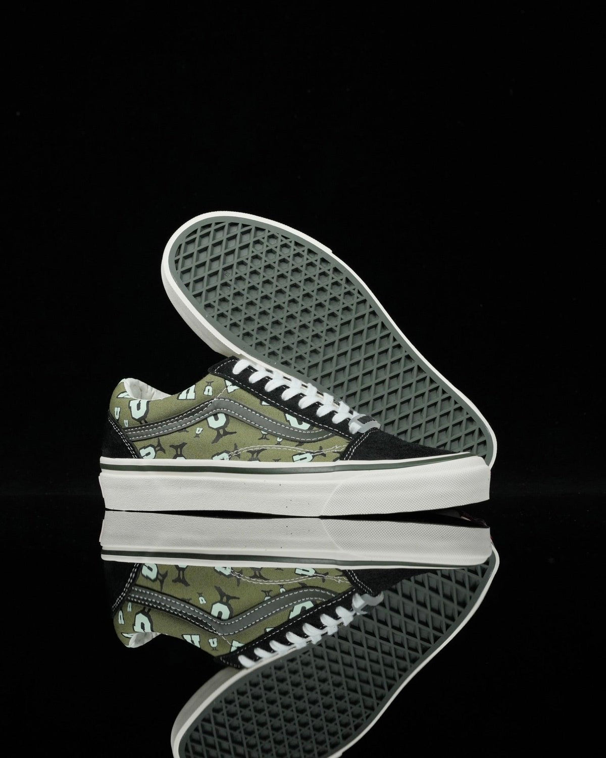 UNDEFEATED x Vans U-Man 'Green/Black/White'