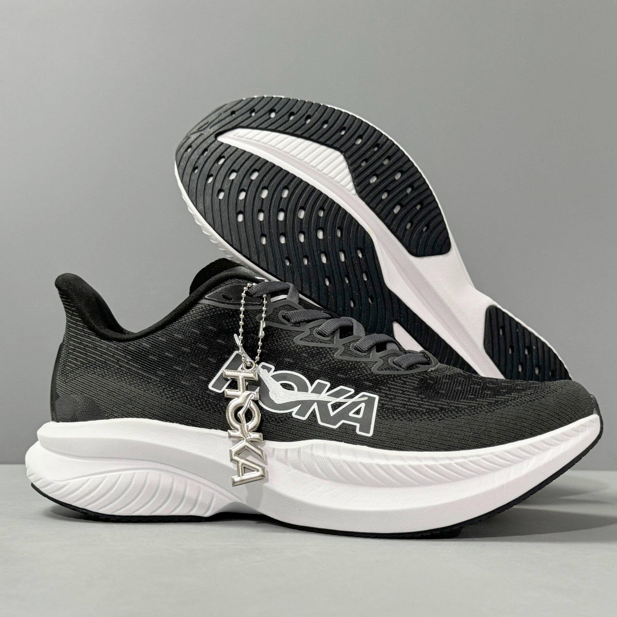 HOKA ONE ONE Mach 6 Wide 'Black White'