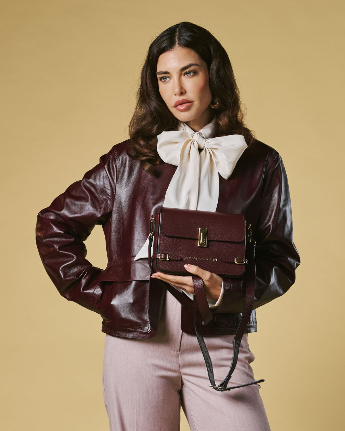 Mirella (eggplant) - Italian calf leather women's crossbody bag (with shoulder strap) — photo 8 of 9