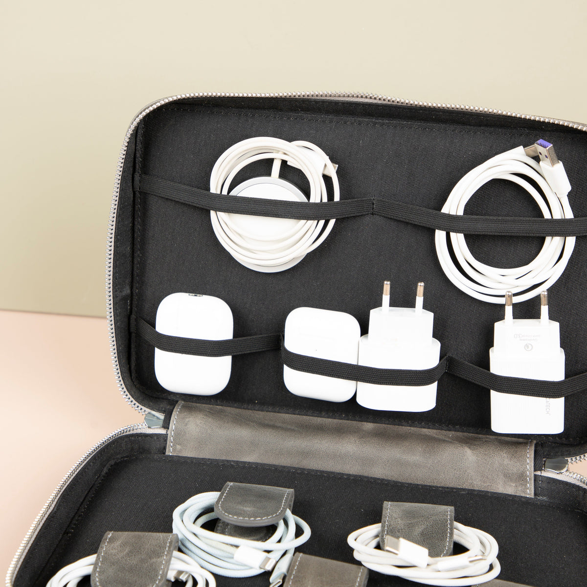 Leather Tech Organizer Case - Light Gray - Oslo