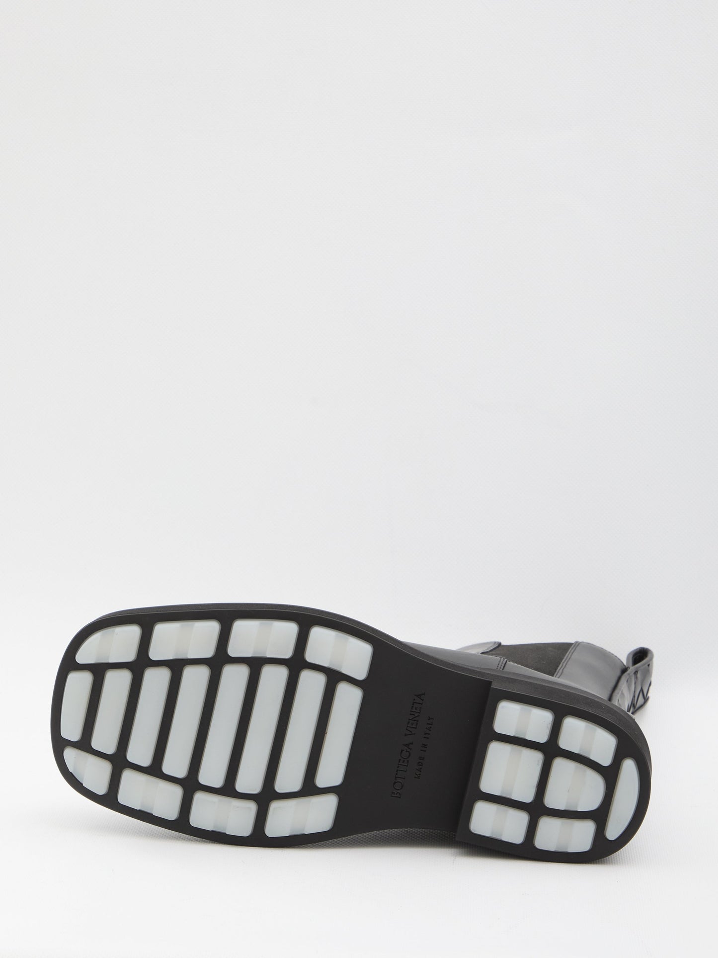 BOTTEGA VENETA Elegant Chelsea Boots for Women