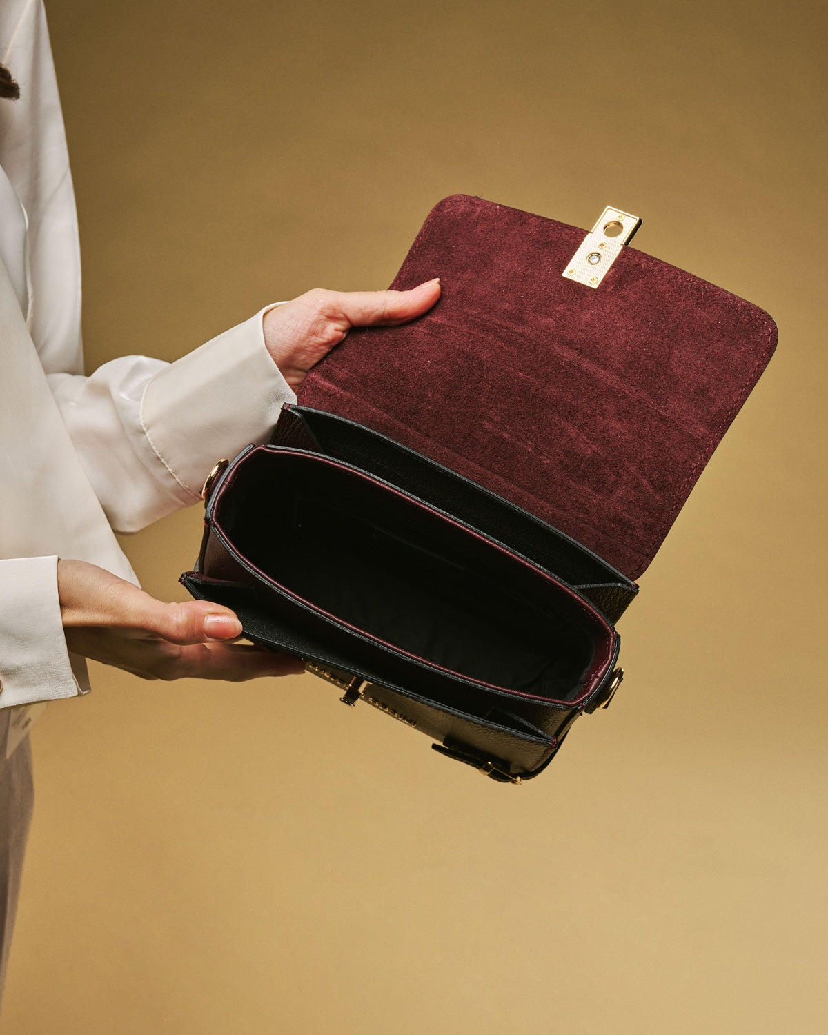 Mirella (eggplant) - Italian calf leather women's crossbody bag (with shoulder strap) — photo 5 of 9