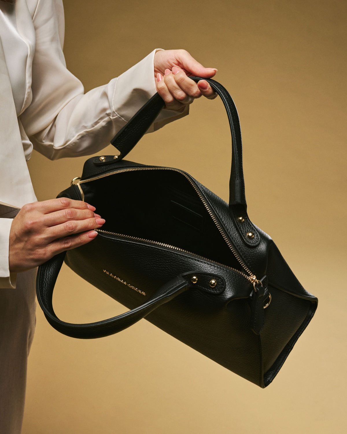 Zita (black) - Italian calf leather women's handbag (with shoulder strap) — photo 6 of 9