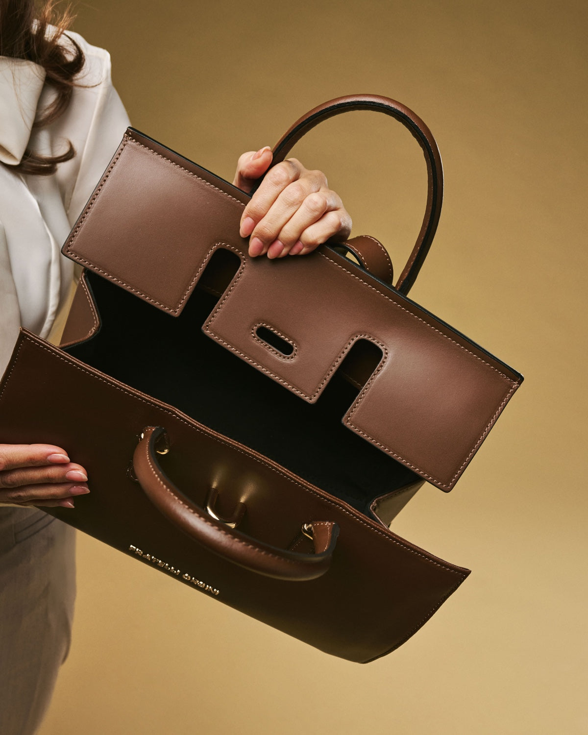Oriana (brown) - Italian calf leather women's handbag (with shoulder strap) — photo 4 of 10