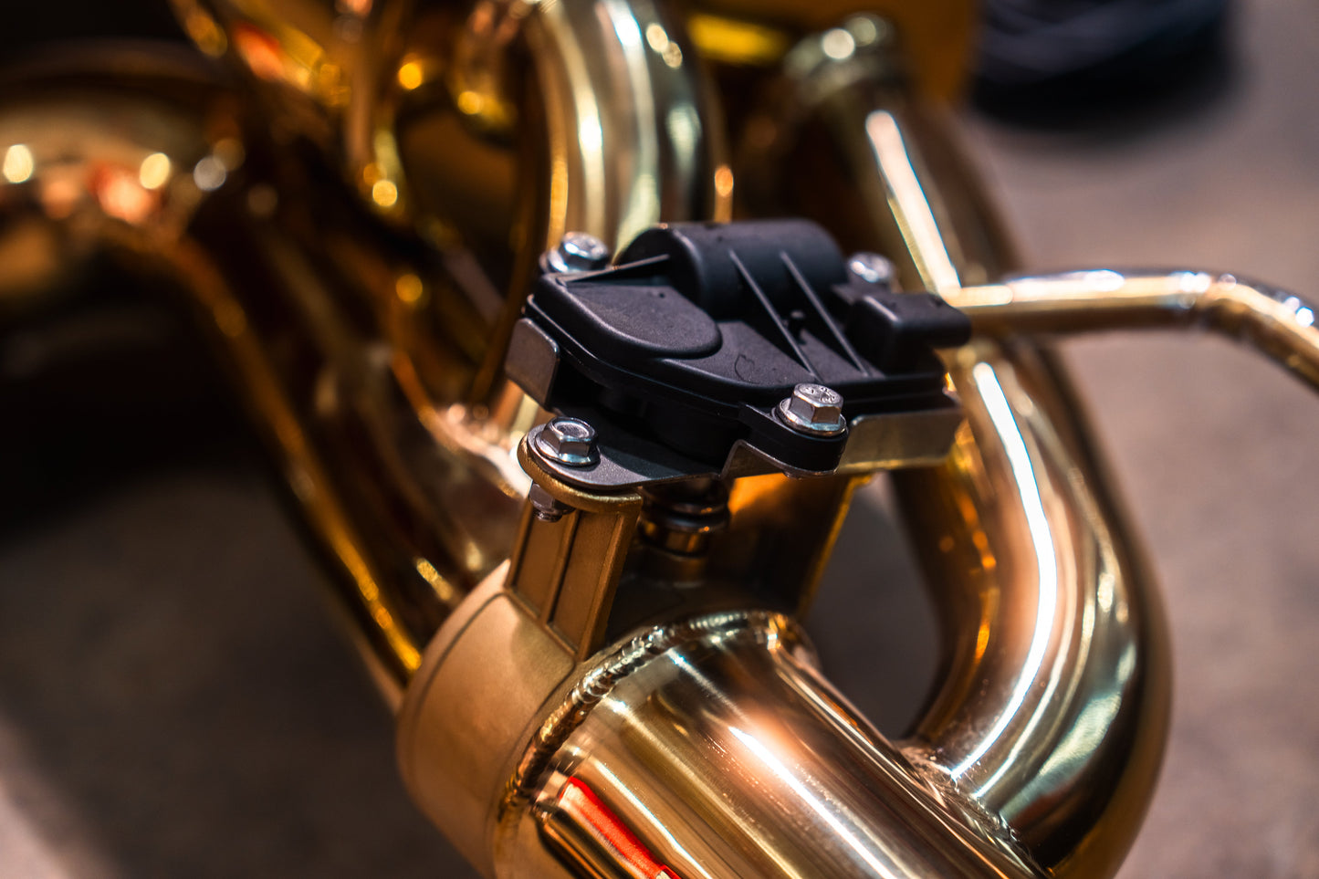 AUDI RSQ8 Valved Sport Exhaust system — photo 4 of 10