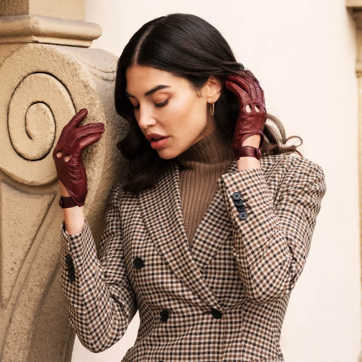 Alessa (cordovan) - Classic Italian lambskin leather driving gloves — photo 5 of 10