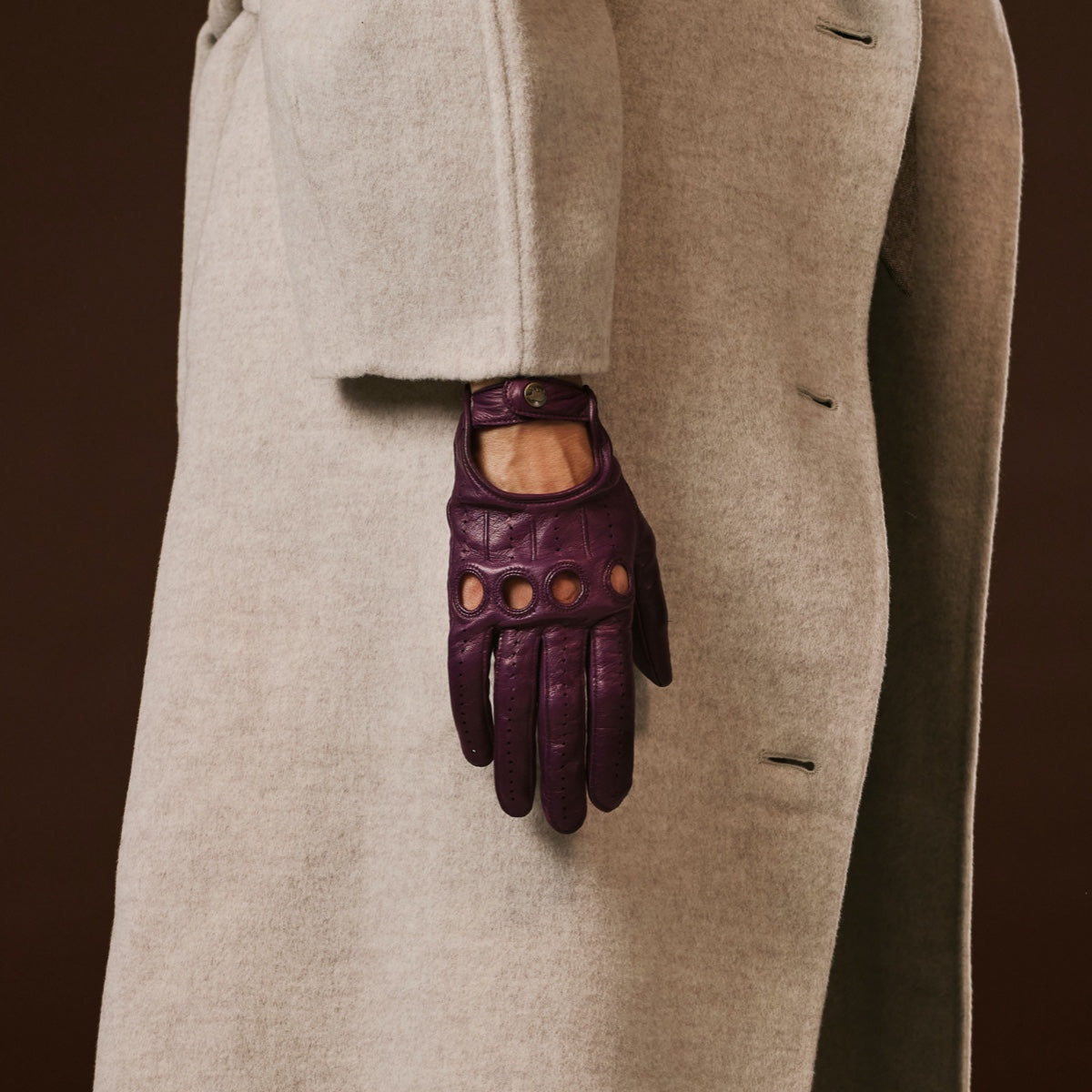Alessa (berry) - Classic Italian lambskin leather driving gloves — photo 7 of 10