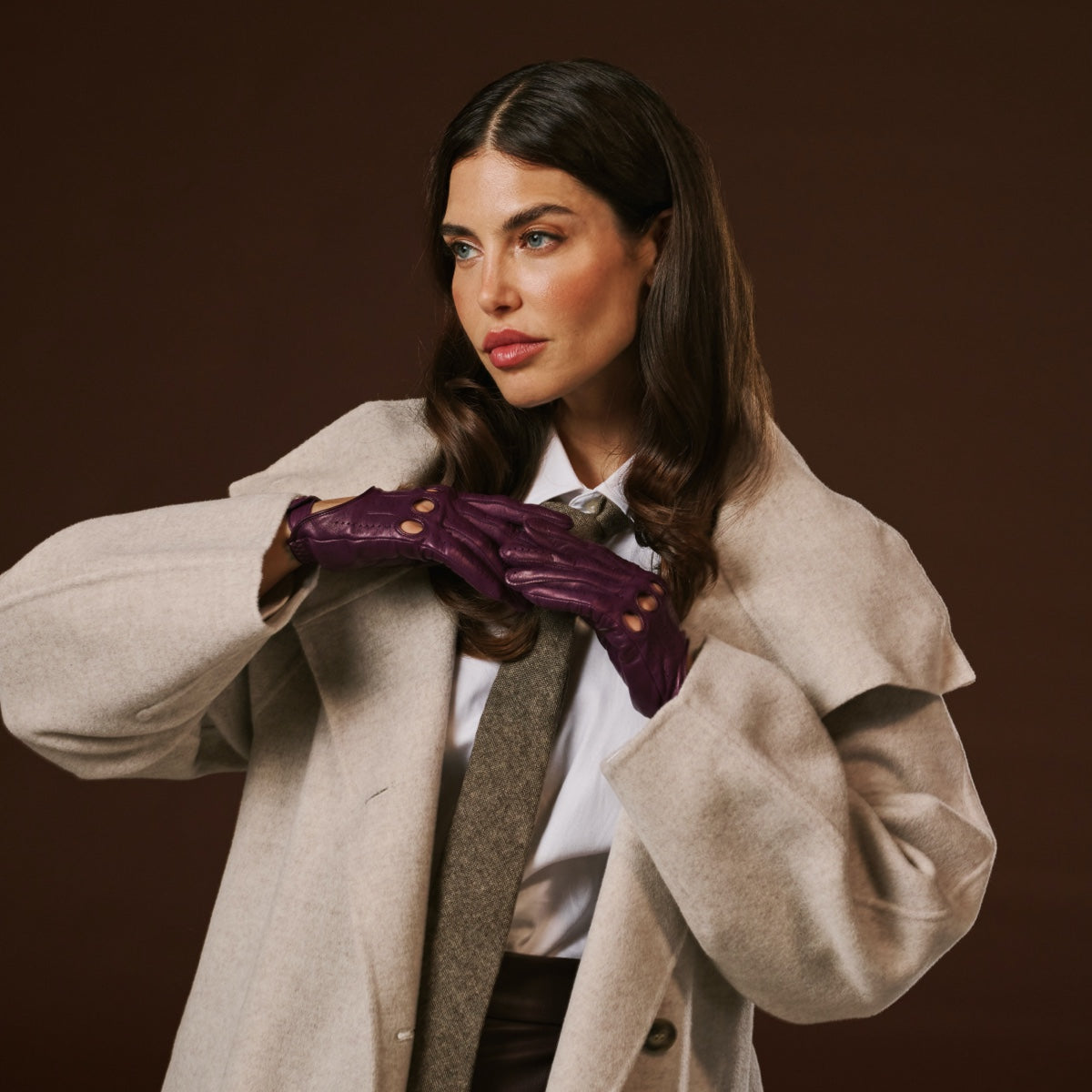 Alessa (berry) - Classic Italian lambskin leather driving gloves — photo 6 of 10