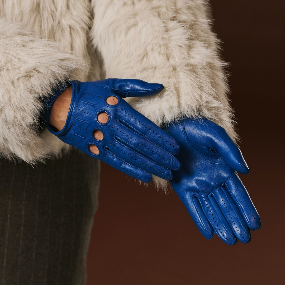 Alessa (blue) - Classic Italian lambskin leather driving gloves — photo 5 of 10