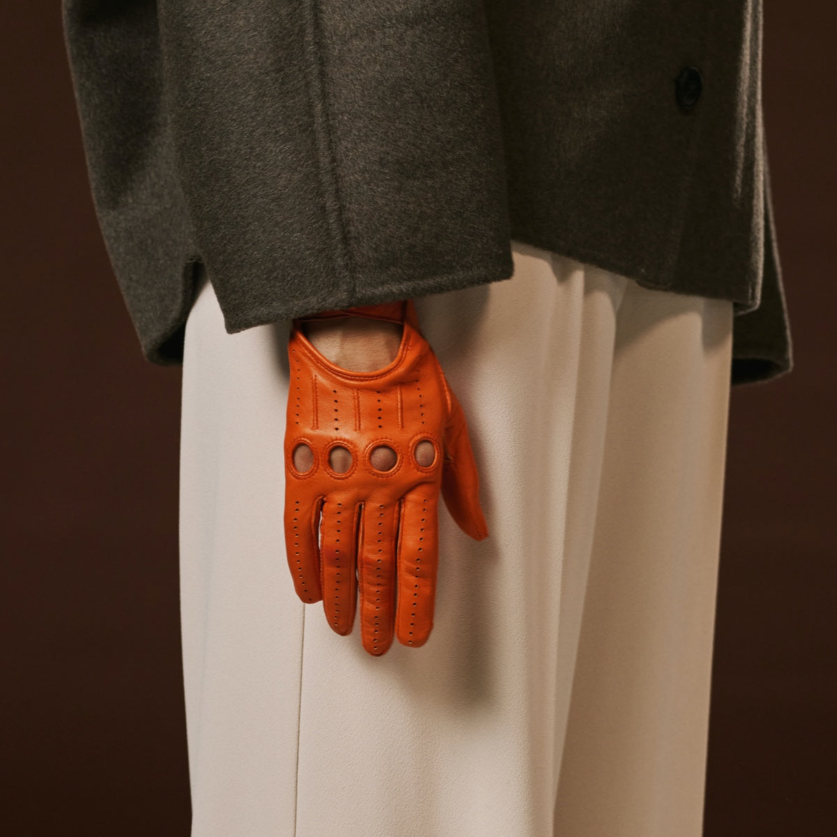 Alessa (orange) - Classic Italian lambskin leather driving gloves — photo 9 of 10
