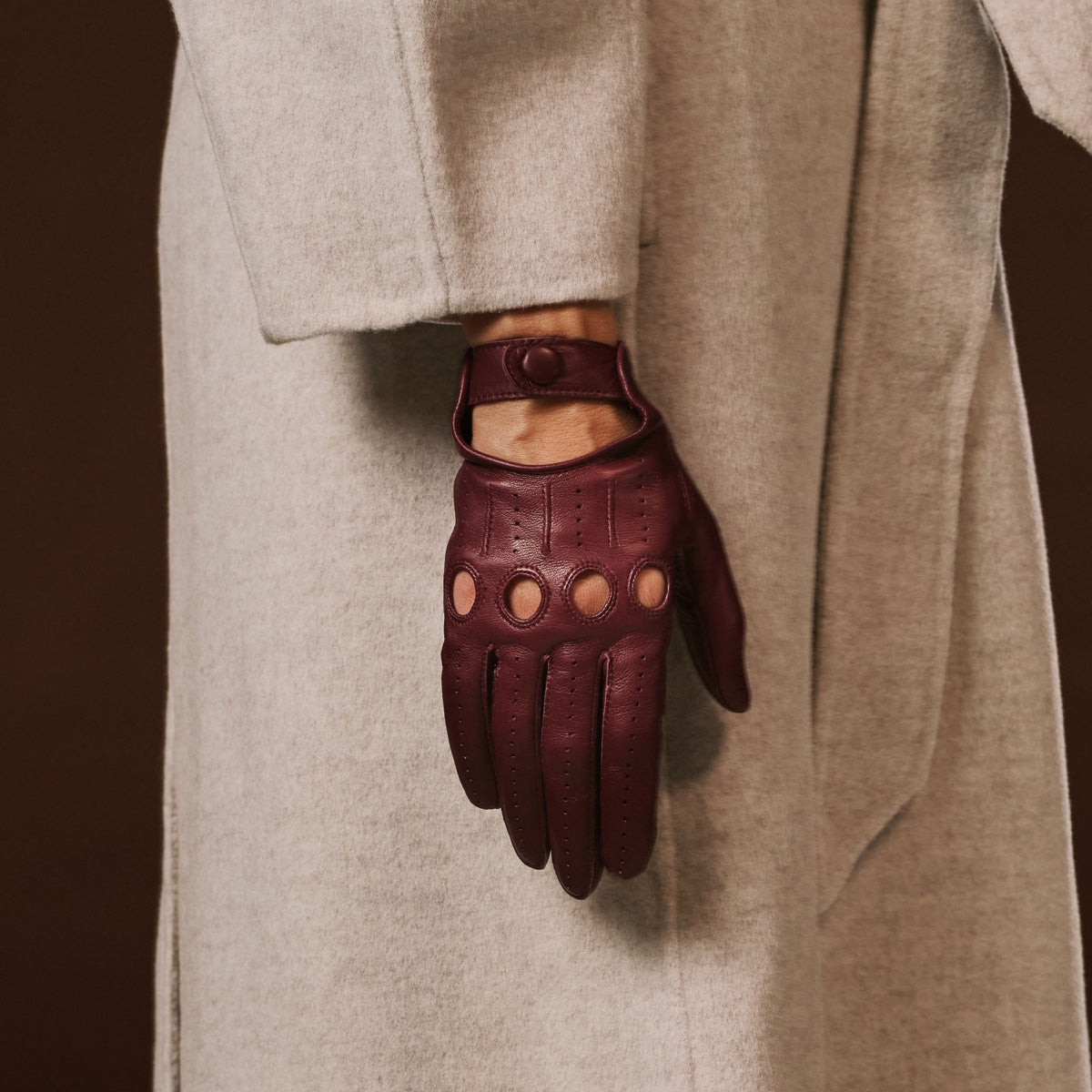 Alessa (oxblood) - Classic Italian lambskin leather driving gloves — photo 7 of 10