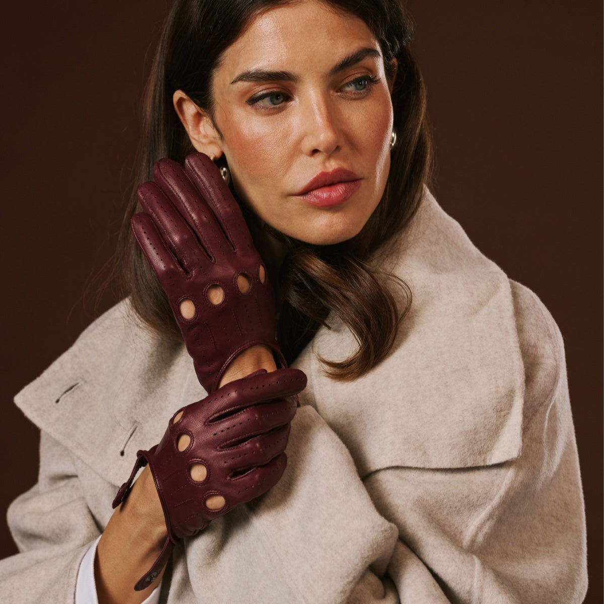 Alessa (oxblood) - Classic Italian lambskin leather driving gloves — photo 8 of 10